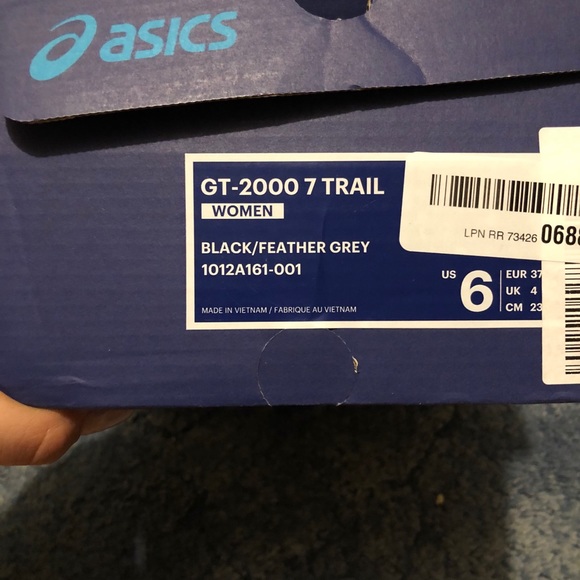 Women’s ASICS shoes - Picture 2 of 2